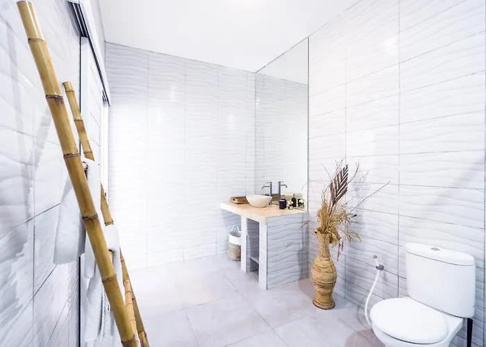 Bright Modern 3br In Villa