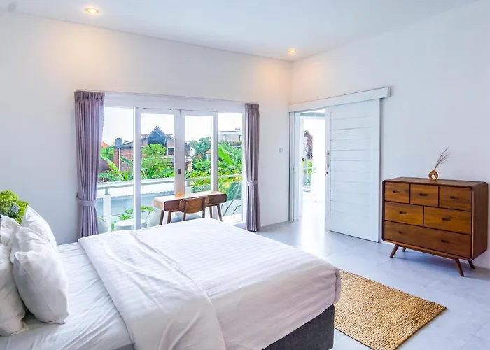 Villa Bright Modern 3br In Canggu