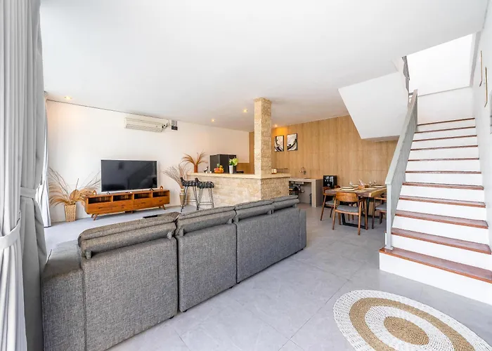 Bright Modern 3br In Villa