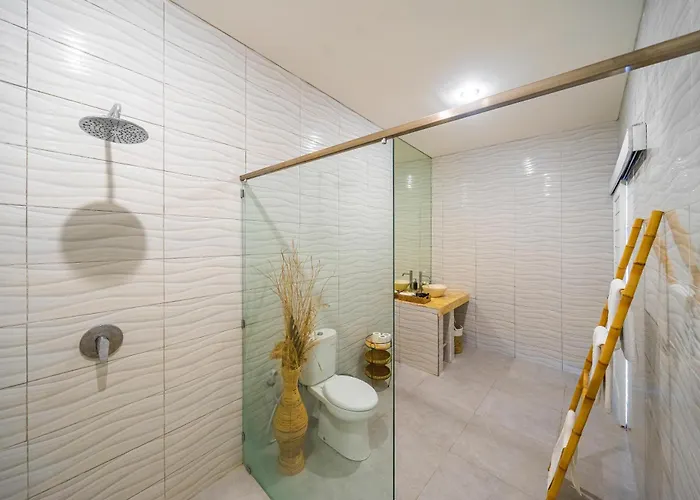 Bright Modern 3br In